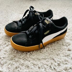 Black Puma Sneakers